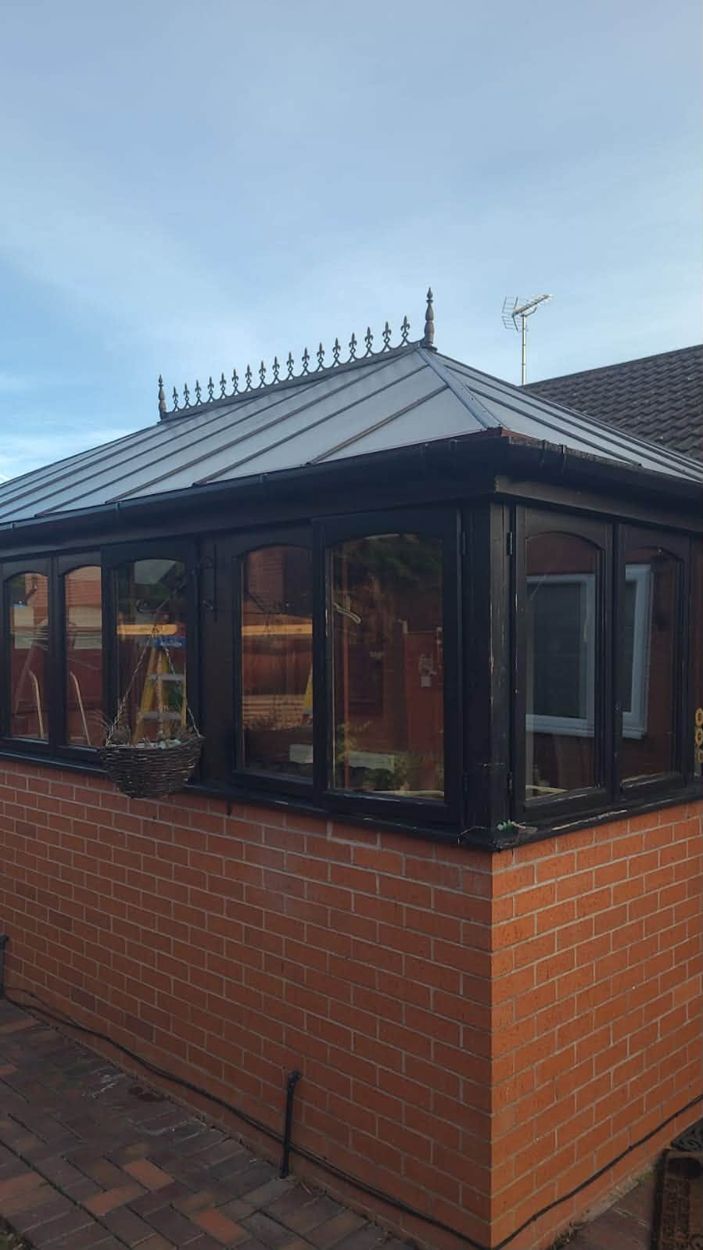 Solid roof, finished from the garden